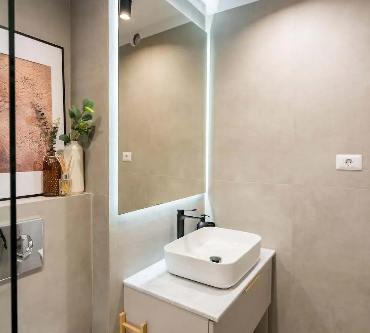 Luxurious 2Br Apartment - City Center Bucharest